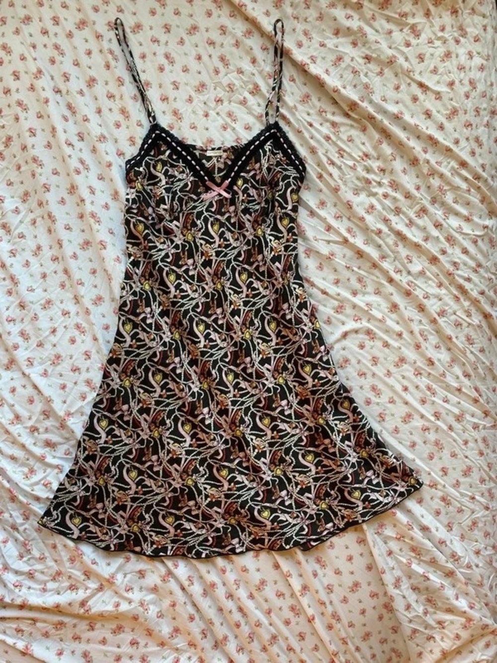 Floral Vine Lace-Trim Slip Chemise in Black with Pink Bow